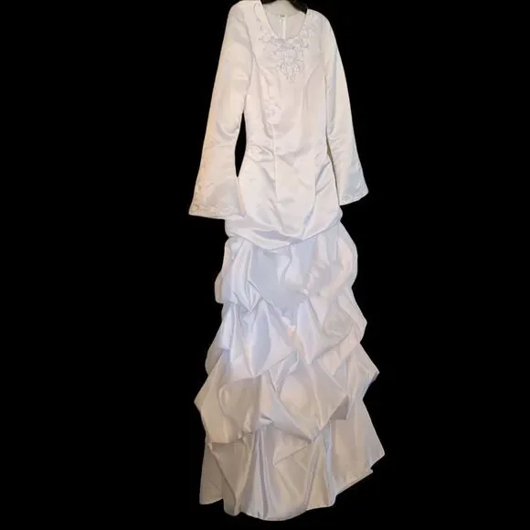 White/Ivory Elegant Wedding Gown Blend of Silk & Satin size 10 - Picture 6 of 14